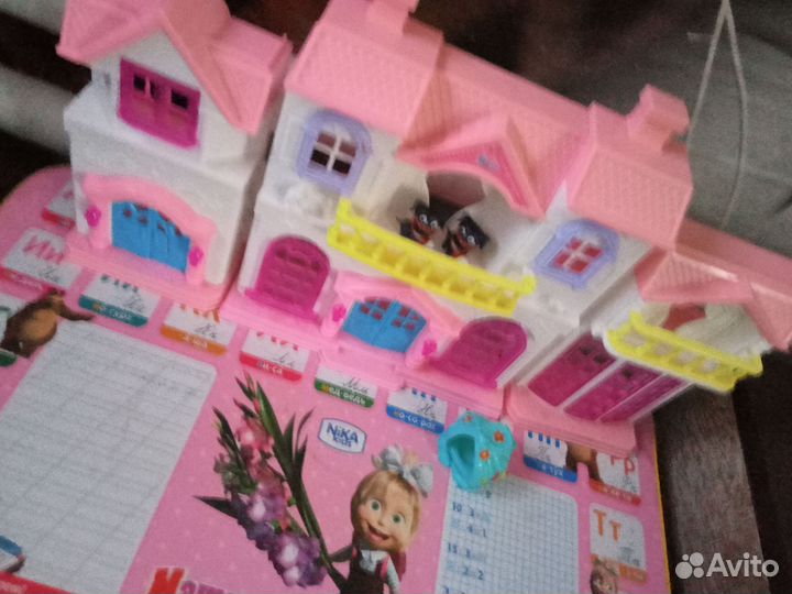 Стол детский и домик