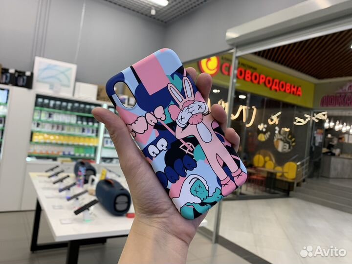 Яркие чехлы для iPhone X и iPhone Xs