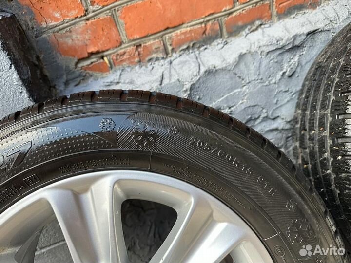 R15 Kumho I'Zen KW27 205/60, PCD 5x100 DIA 57.1