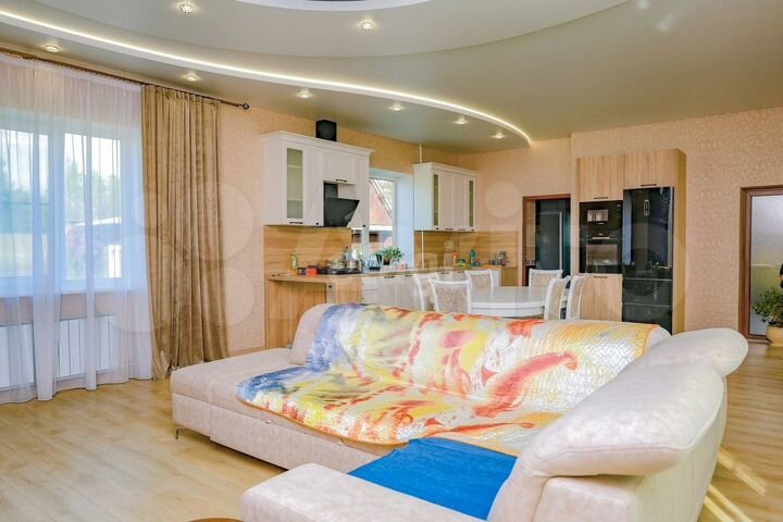 Дом 186,8 м² на участке 15 сот.