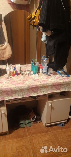Тумба с зеркалом в прихожую