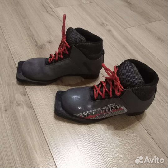 Лыжные ботинки