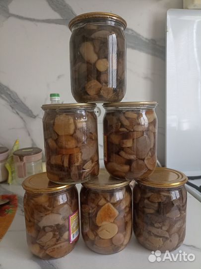 Грибы маринованные