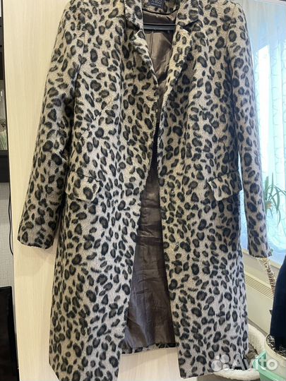 Продам пальто размер 44-46,в отлично состояние