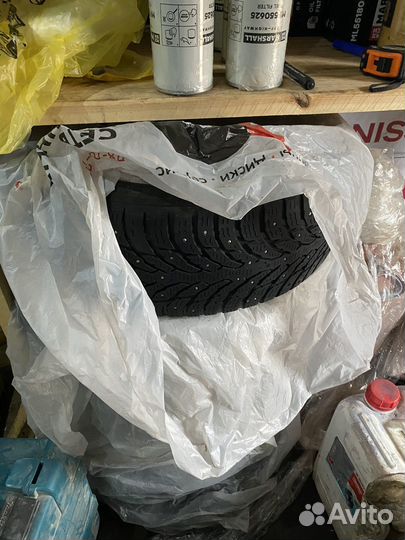 Nokian Tyres Hakkapeliitta 9 SUV 235/55 R18 104T