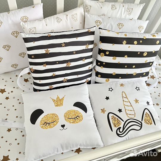 Бортики подушки в кроватку (новые )