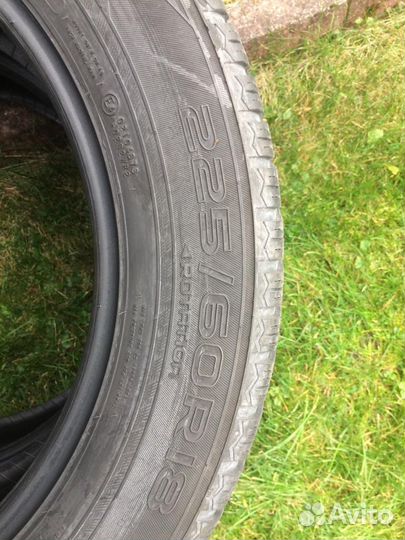 Nokian Tyres WR SUV 4 225/60 R18