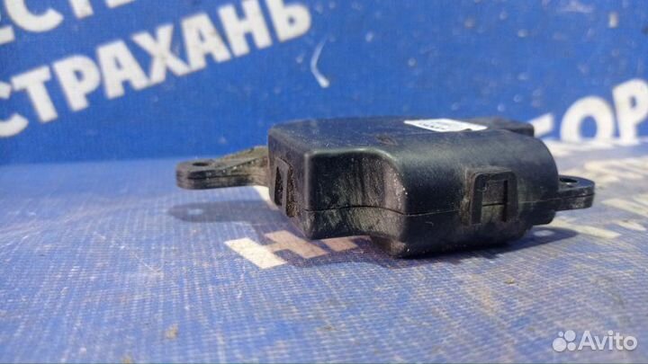 Моторчик заслонок отопителя Hyundai Elantra Hd