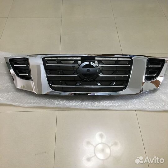 Nissan Patrol Y62 Решетка радиатора G3ZW1