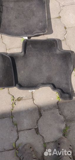 Продам комплект ковриков