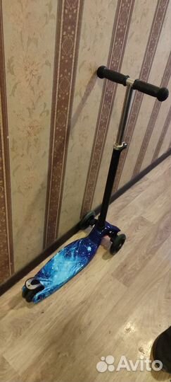 Самокат детский трехколесный со светящимися колеса