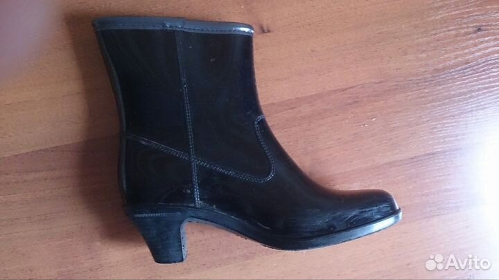 Резиновые сапоги как новые, 39-40 размер