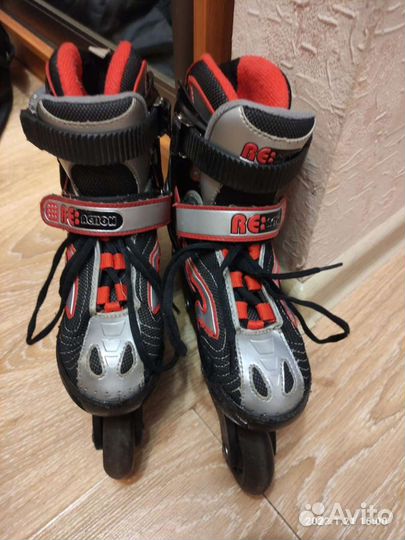 Роликовые коньки Reaction вместе со всей защитой