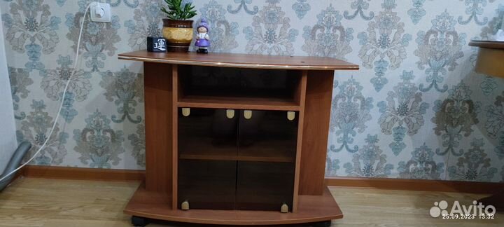 Тумба под телевизор