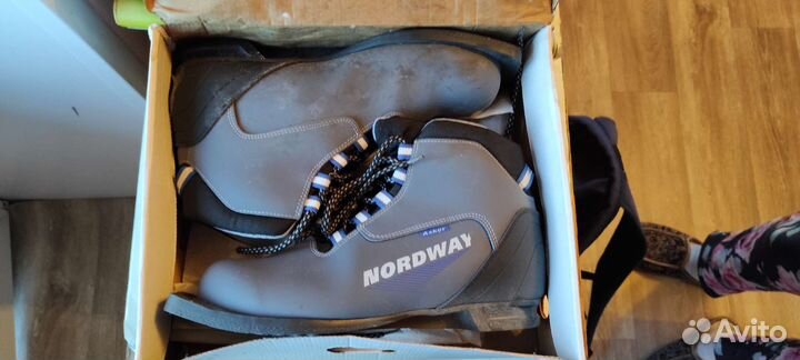 Лыжи беговые и ботинки