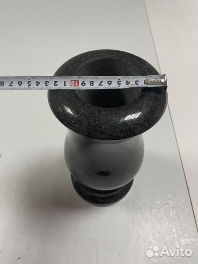 Вазы гранитные