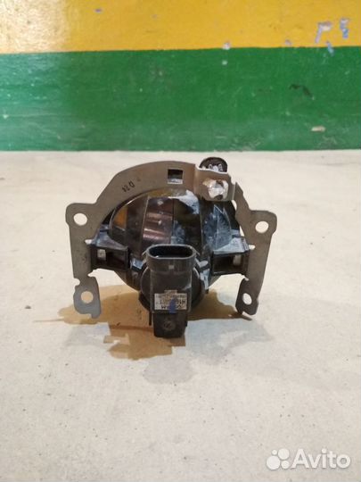 Фара противотуманная правая Mitsubishi Pajero Spor