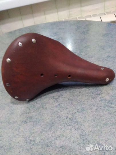 Седло кожаное. хвз Турист