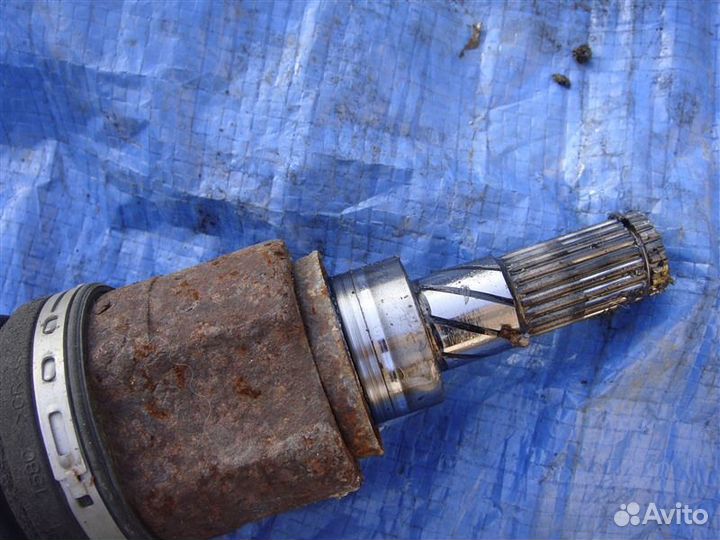 Привод задний Nissan X-Trail NT31 MR20DE