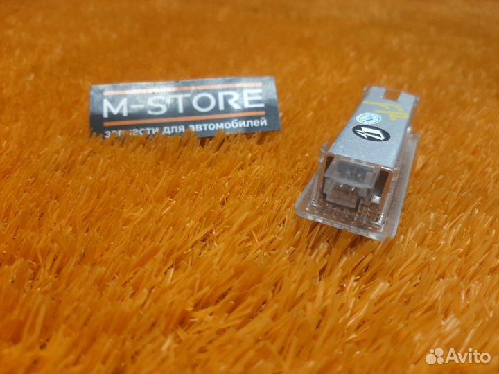 Плафон освещения передний правый Bmw X6 E71