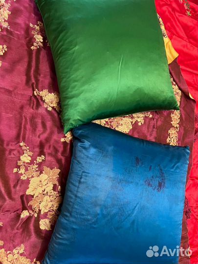 Китайские шелковые покрывало, скатерть, подушки