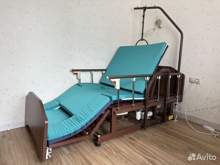 Медицинская кровать MET revel NEW