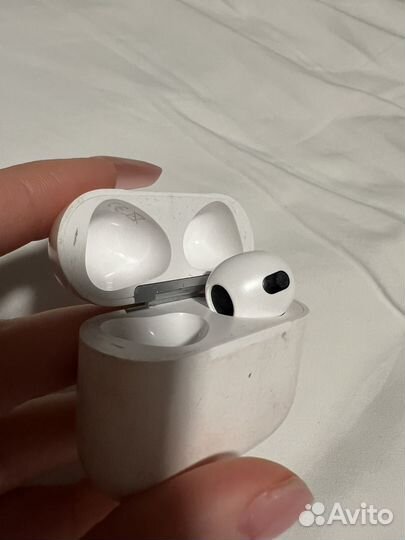 Кейс для airpods с одним правым наушником