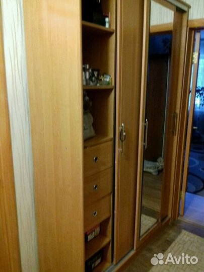 Шкаф