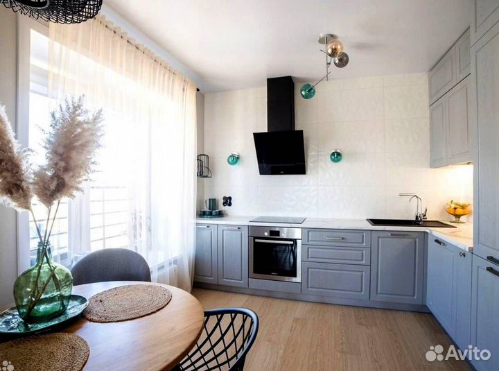 Кухня в потолок на заказ