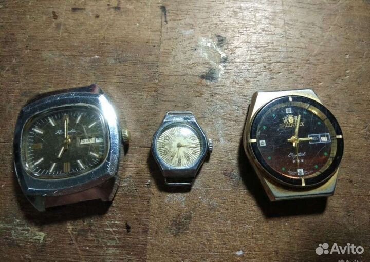 Часы, ключ и маятник для часов