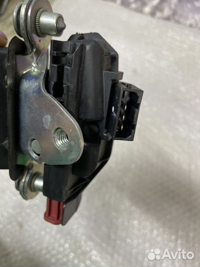 Замок багажника Volkswagen Polo Поло седан Рестайл