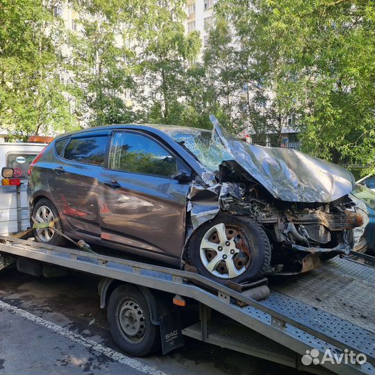 Hyundai Solaris 1.4 МТ, 2011, битый, 150 000 км