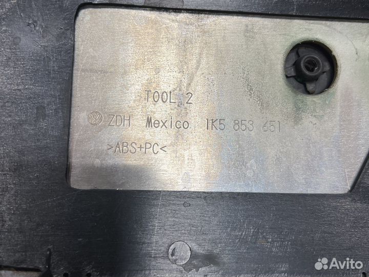 Решетка радиатора Volkswagen Jetta 5