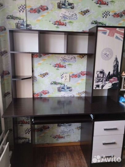 Компьютерный стол