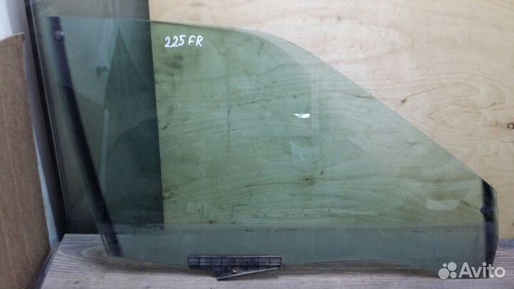 Стекло двери переднее правое Audi 80 B3 PM 1988