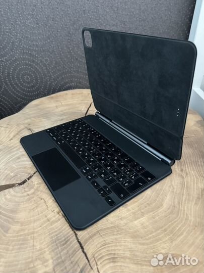 Apple magic keyboard iPad pro 11