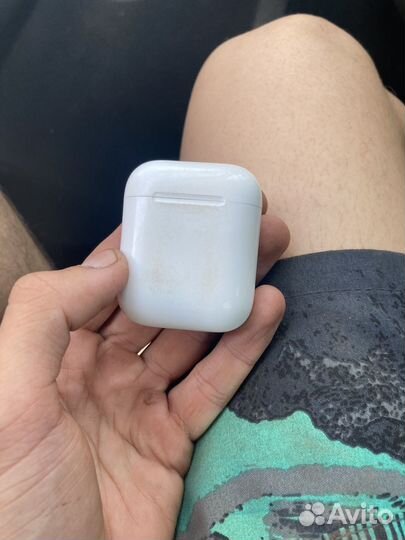 Продам Apple airpods 2-го поколения