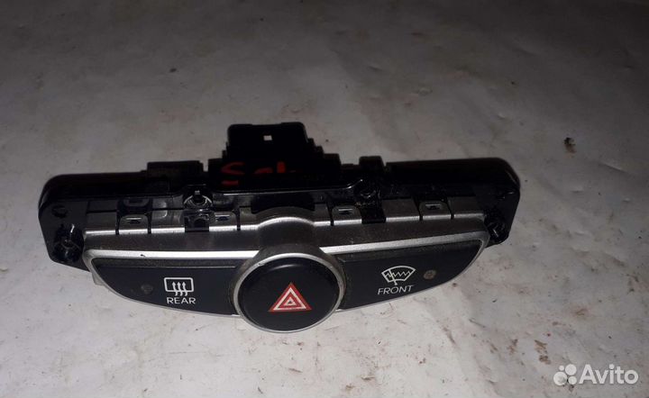 Кнопка аварийки Hyundai Solaris