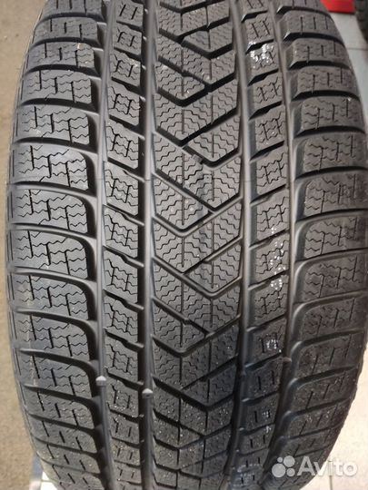 Pirelli Scorpion Winter 295/40 R21