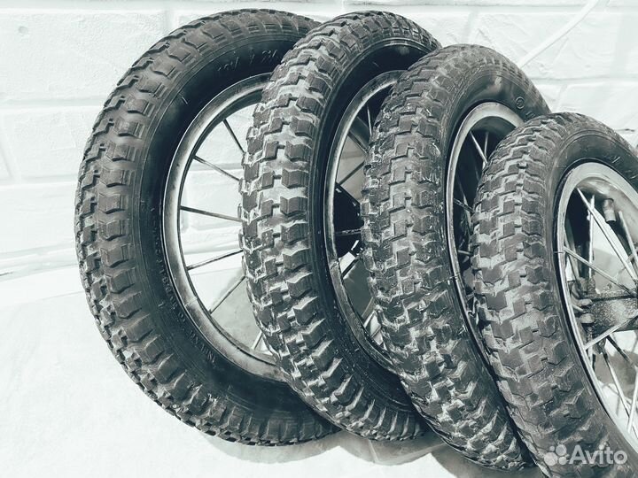 Колеса с покрышкой и камерой