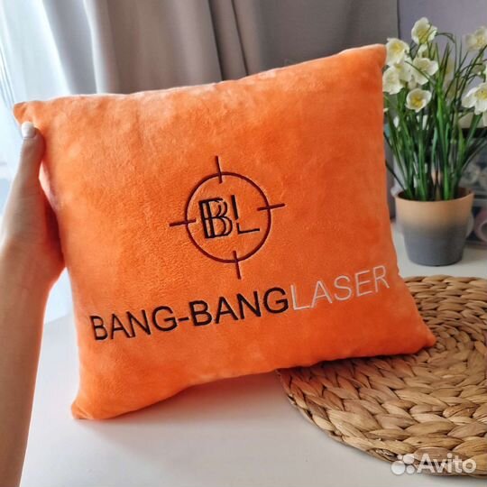 Подушка с логотипом на заказ