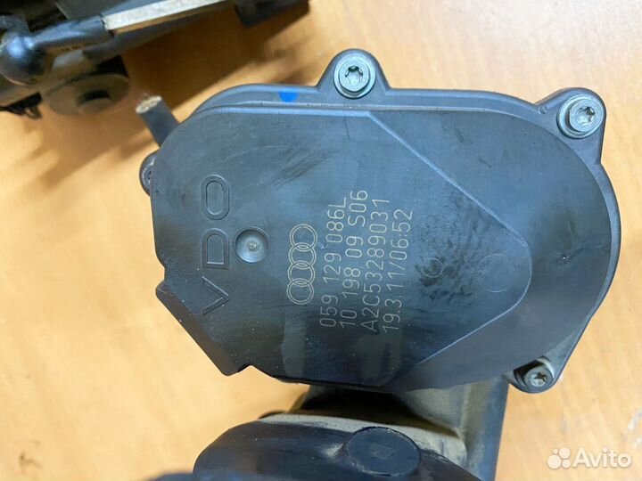 Впускной коллектор в сборе с сервоприводом