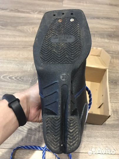 Лыжные ботинки