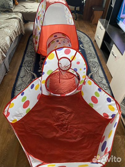 Сухой бассейн и палатка