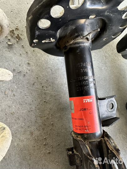 Стойки передние на hyndai/kia