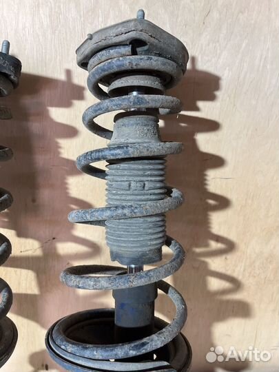 Амортизатор задний левый правый hyundai elantra XD