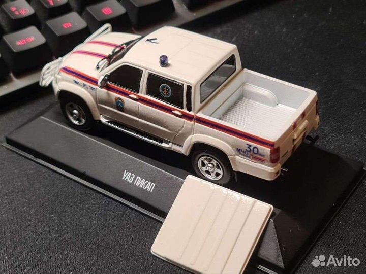 УАЗ Патриот Пикап 1/43 мчс России