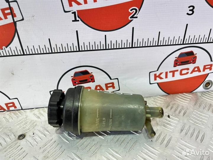 Бачок гур Ford Focus 2