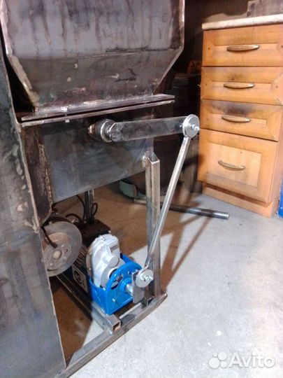 Твердотопливный котел с автоматической подачей угл