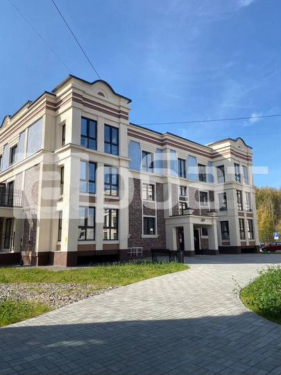 2-к. квартира, 71 м², 1/3 эт.